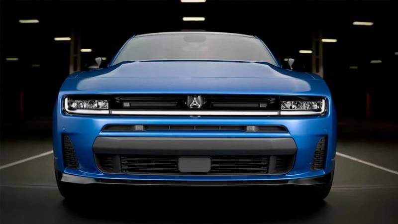 Возвращение бензинового Dodge Charger ожидается летом 2025 года