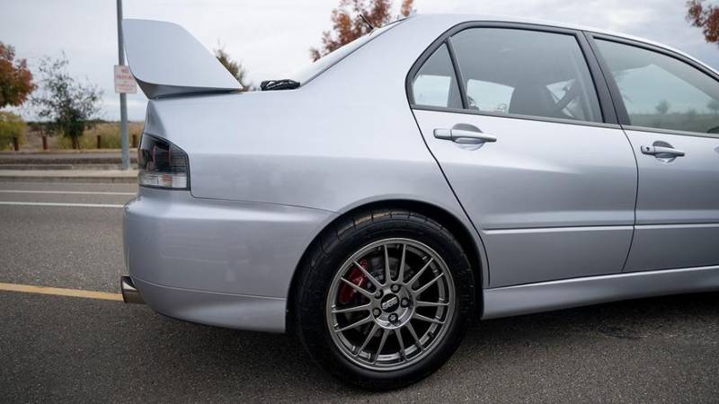 Lancer Evo IX почти без пробега нашли в США