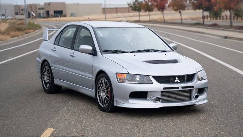 Lancer Evo IX почти без пробега нашли в США