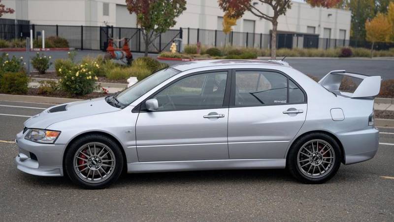 Lancer Evo IX почти без пробега нашли в США