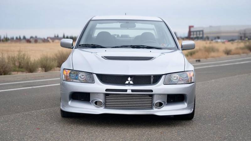 Lancer Evo IX почти без пробега нашли в США