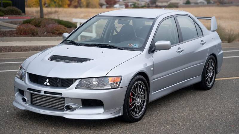 Lancer Evo IX почти без пробега нашли в США