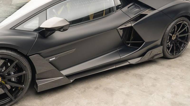 Плюс 55 сил и много карбона. В Mansory доработали Lamborghini Revuelto