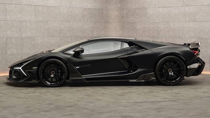 Плюс 55 сил и много карбона. В Mansory доработали Lamborghini Revuelto