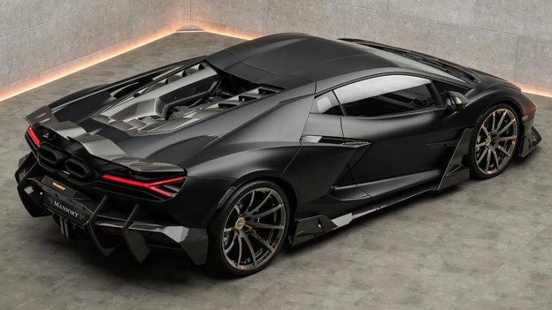 Плюс 55 сил и много карбона. В Mansory доработали Lamborghini Revuelto