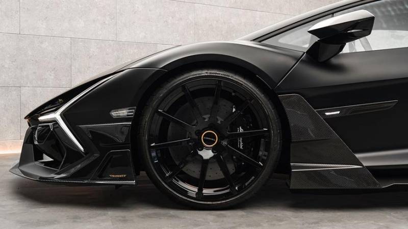 Плюс 55 сил и много карбона. В Mansory доработали Lamborghini Revuelto