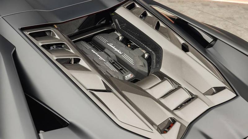 Плюс 55 сил и много карбона. В Mansory доработали Lamborghini Revuelto