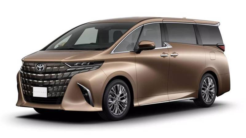 Toyota Alphard стал четырёхместным плагин-гибридом