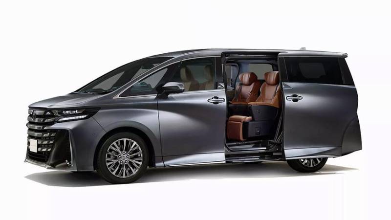 Toyota Alphard стал четырёхместным плагин-гибридом