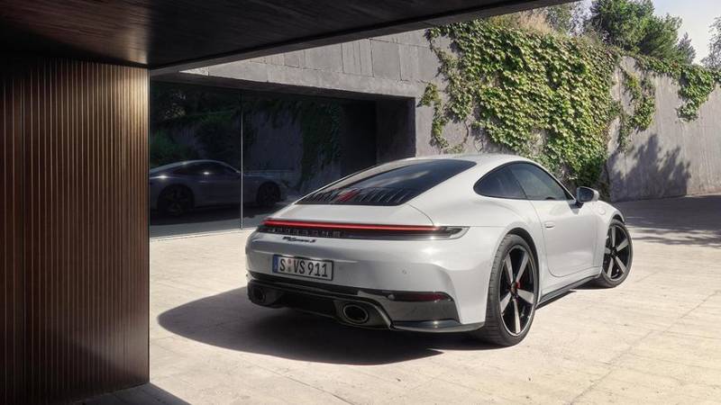 Обновлённый Porsche 911 получил заряженную версию Carrera S