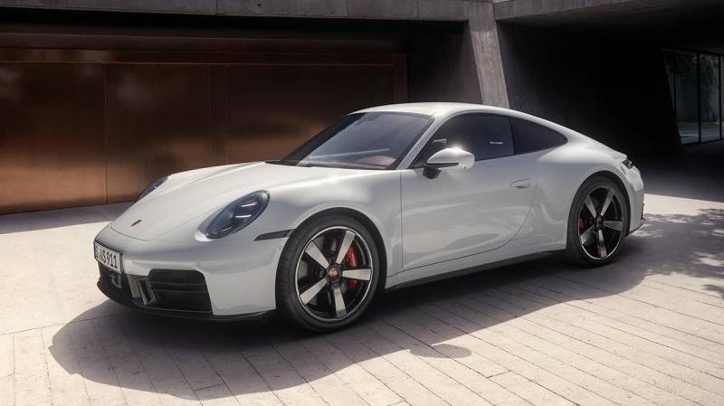 Обновлённый Porsche 911 получил заряженную версию Carrera S