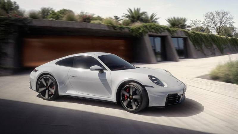 Обновлённый Porsche 911 получил заряженную версию Carrera S