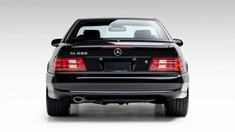 Практически новый Mercedes-Benz SL600 (R129) обнаружен в США