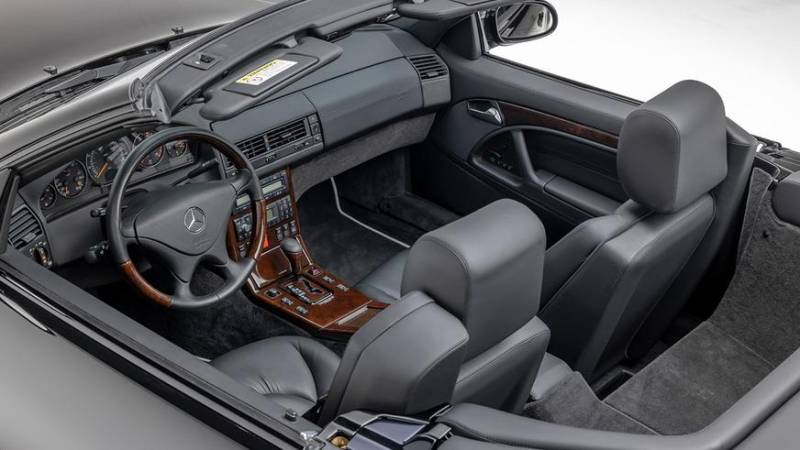 Практически новый Mercedes-Benz SL600 (R129) обнаружен в США