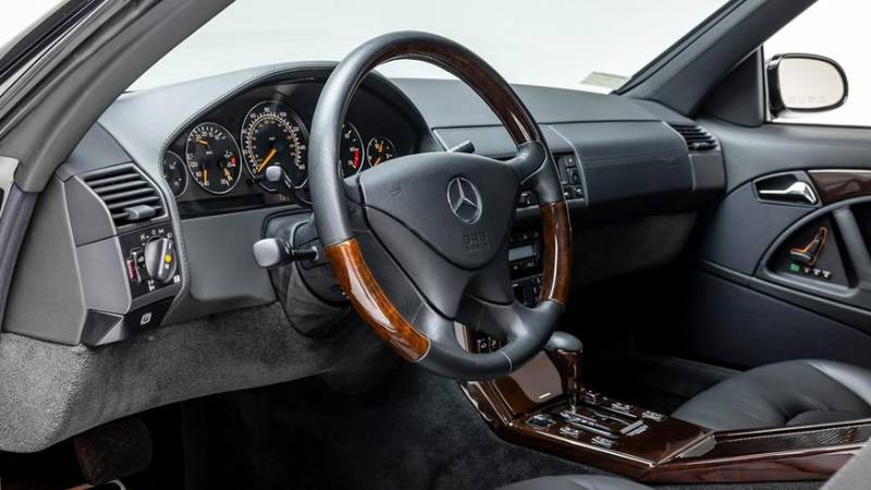 Практически новый Mercedes-Benz SL600 (R129) обнаружен в США