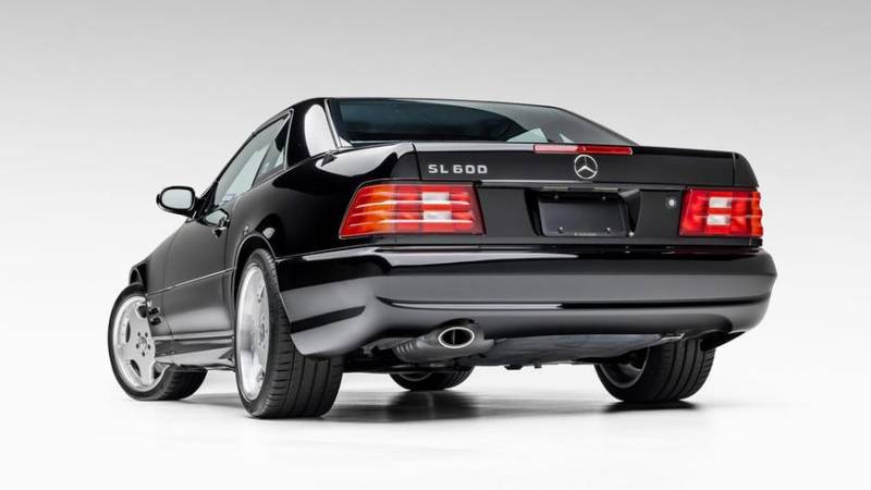 Практически новый Mercedes-Benz SL600 (R129) обнаружен в США